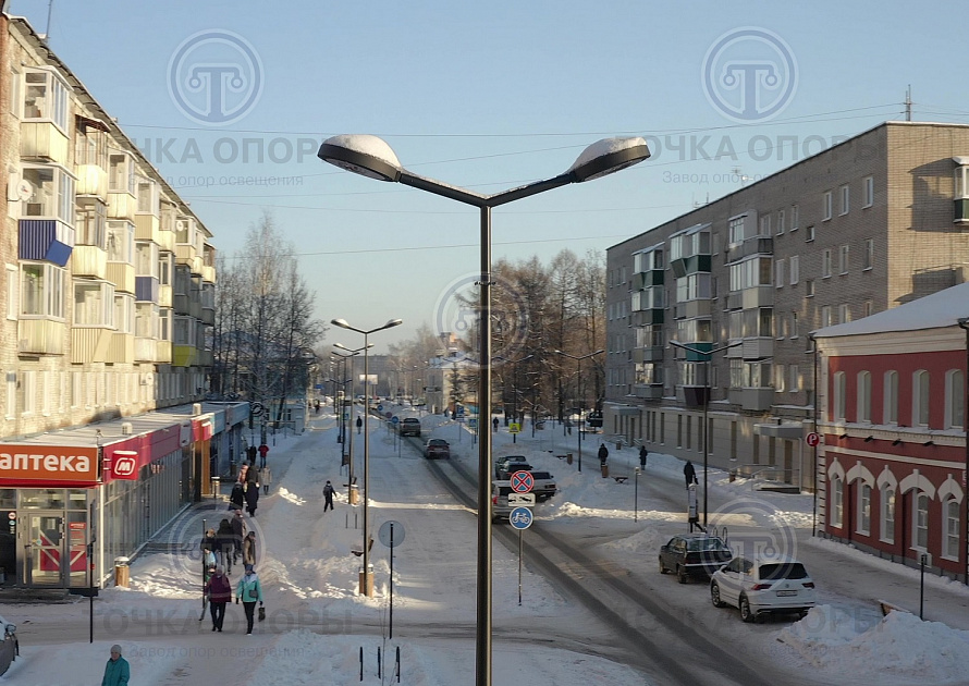 Силовые опоры освещения на улице